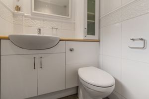 Guest WC- click for photo gallery